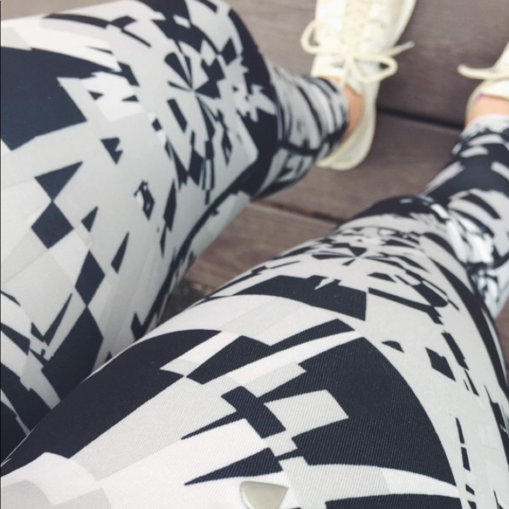 UA workout leggings